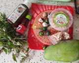 Hình bước làm 1 của món Bánh tráng trộn cá cơm rim