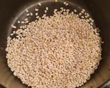 Foto del passaggio 2 della ricetta Insalata di orzo perlato svuota dispensa