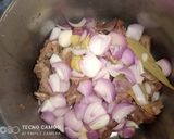A picture of step 2 of Shaljam gosht.