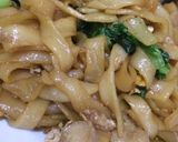 Foto langkah ke 5 dari resep Kwetiau goreng.