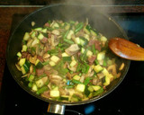 Foto del paso 2 de la receta: Espagueti con verduras al pesto
