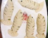Hình bước làm 4 của món Bánh gối hình con cá