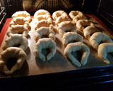 Foto del paso 4 de la receta: Medialunas de manteca con kéfir (masa en panetera)