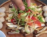 รูปขั้นตอนการทำที่ 3 ของ ส้มตำเห็ด #กินผักรักสุขภาพ2