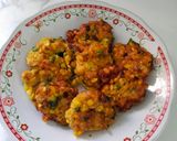 Foto langkah ke 4 dari resep Bakwan jagung daun kelor.