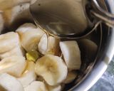 A picture of step 2 of Banana Smoothie.