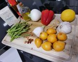 Foto del paso 1 de la receta Pollo agridulce con nísperos