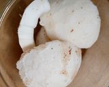 A picture of step 2 of Semovita coconut gruel.