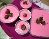 Foto langkah ke 3 dari resep Puding Strawberry.