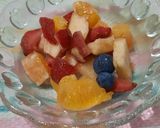 Foto del paso 2 de la receta: Ensalada de frutas con salsa de dulce de leche y algo más.