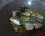Foto langkah ke 6 dari resep Ikan Kembung Santan Kuning.