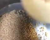 A picture of step 1 of Lais dar haleem restaurant style.