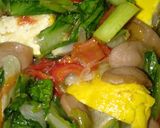 Foto langkah ke 4 dari resep Tumis Pokcoy Tahu Sosis.