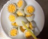 A picture of step 3 of Christmas Onigiri Rice Ball Wreath.
