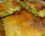 Foto langkah ke 6 dari resep Martabak telur isi daging dan sosis.