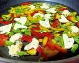 ঝটপট ভেজ চাউমিন(Jhotpot veg chowmein recipe in bengali) রেসিপি ধাপ - 1 ছবি