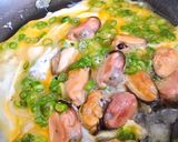Hình bước làm 2 của món Thịt Trai Đen Chiên Trứng