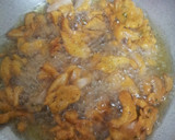 A picture of step 2 of Kanda Bhaji.