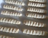 Foto langkah ke 4 dari resep Cheese Roll.
