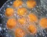 A picture of step 6 of Veg Cheese potato balls.