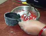हार्ट शेप रेड वेलवेट केक (heart shape Red velvet cake recepie in hindi) रेसिपी चरण 2 फोटो