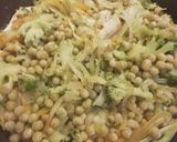 Foto del paso 4 de la receta: Merluza 🐟 diferente 🥦 y súper express!