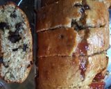 A picture of step 5 of Glazed walnut raisin Cake.