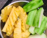 Hình bước làm 2 của món Nước ép thơm bí xanh