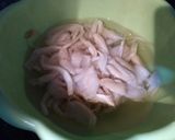 Foto langkah ke 1 dari resep Oseng jamur sawi telor.