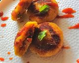 A picture of step 4 of Corn stuffed patties.