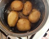 Foto del paso 1 de la receta: Tortitas de papa con atún