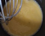 Foto langkah ke 2 dari resep 188. Bolu Sarang Semut Panggang (4 Telur, No Mixer).