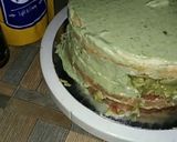 A picture of step 5 of Green chicken sandwich cake.