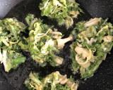 Foto del paso 3 de la receta: Buñuelos de escarola