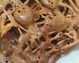 Foto langkah ke 4 dari resep Kue sarang laba-laba simple takaran sendok.