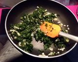 Foto del paso 2 de la receta: Brazo gitano de hojaldre relleno de espinacas y ricotta