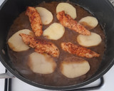 Foto del paso 8 de la receta: Solomillos de pollo y patatas en salsa de olivada
