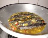 Foto langkah ke 3 dari resep Ikan Pindang Cabe Hijau Belimbing Wuluh.