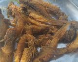 A picture of step 3 of Fried Topshe fish fry.