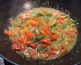 Une image de l'étape 13 de Crevettes sauvages aux poivrons, champignons et épices.