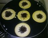 Foto langkah ke 3 dari resep Martabak Sirup Cocopandan Hijau Tanpa Susu by:Erni Hartanti.Amd.