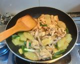 A picture of step 5 of Chicken with pickled pineapple.