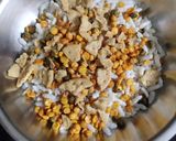 A picture of step 1 of Bombay style sukha bhel.
