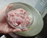 รูปขั้นตอนการทำที่ 1 ของ ผัดพริกแกงหมูใส่ถั่วฝักยาว