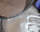 Foto langkah ke 3 dari resep Bolu Mocca Putih Telur.