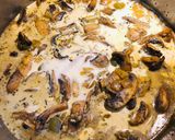 A picture of step 4 of Creamy Mushrooms 🍄 with Ravioli.