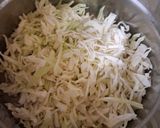 Foto del paso 2 de la receta: Pollo deshebrado con papas en salsa roja