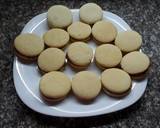 Foto del paso 7 de la receta: Alfajores de maicena sin manteca