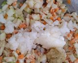 Foto del paso 2 de la receta: Torticas de arroz🍚, calabacin🥒 y zanahoria🥕🍱🍛