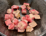 Foto del paso 1 de la receta: Estofado de ternera en olla de cocción lenta (7 horas chup chup)